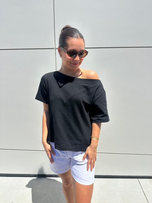 Pia Tee - Black